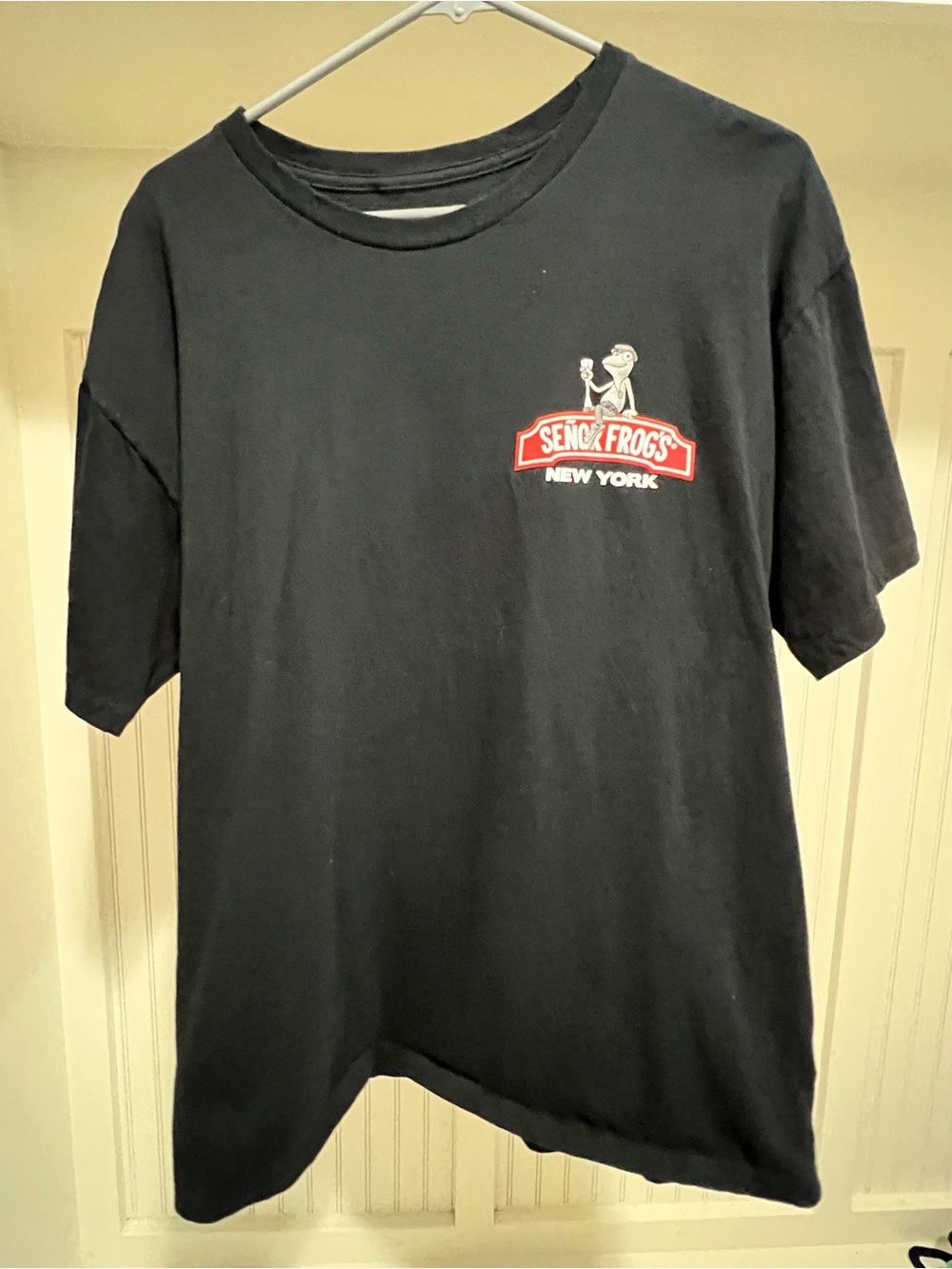 Senor FROG'S New York Black Graphic Tee - Men's Casual Shirt